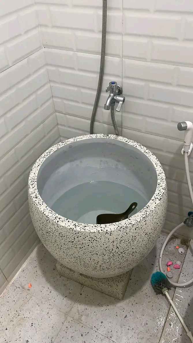 Bak Mandi Teraso Kotor